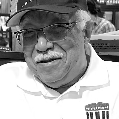 Warren Hollier